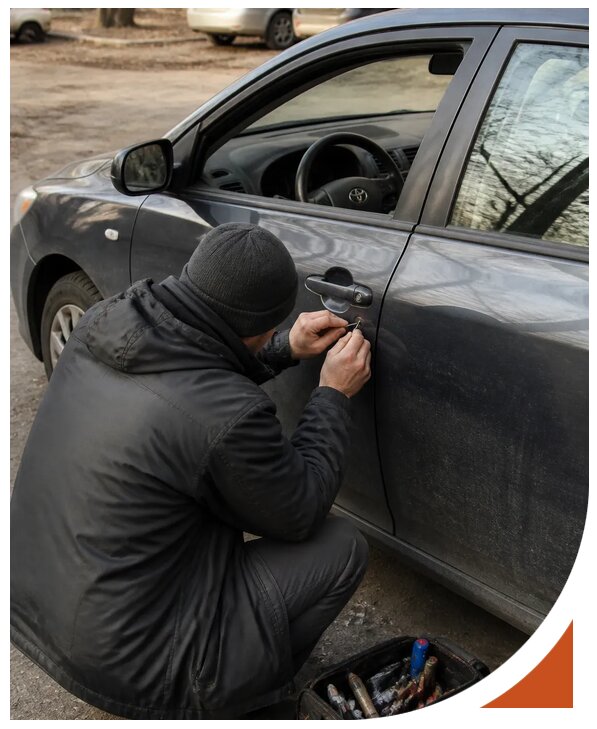 Профессиональное вскрытие автомобиля Тойота без повреждений в Алейске